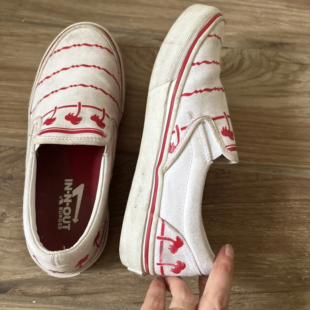 Classic IN‎ N OUT Kids Size 6 Slide On Shoes Red And White Slip On